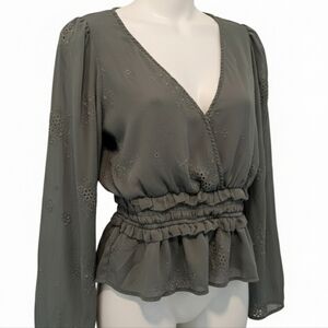 ✨ ASTR the Label Sage Embroidered Smocked Waist Blouse ✨